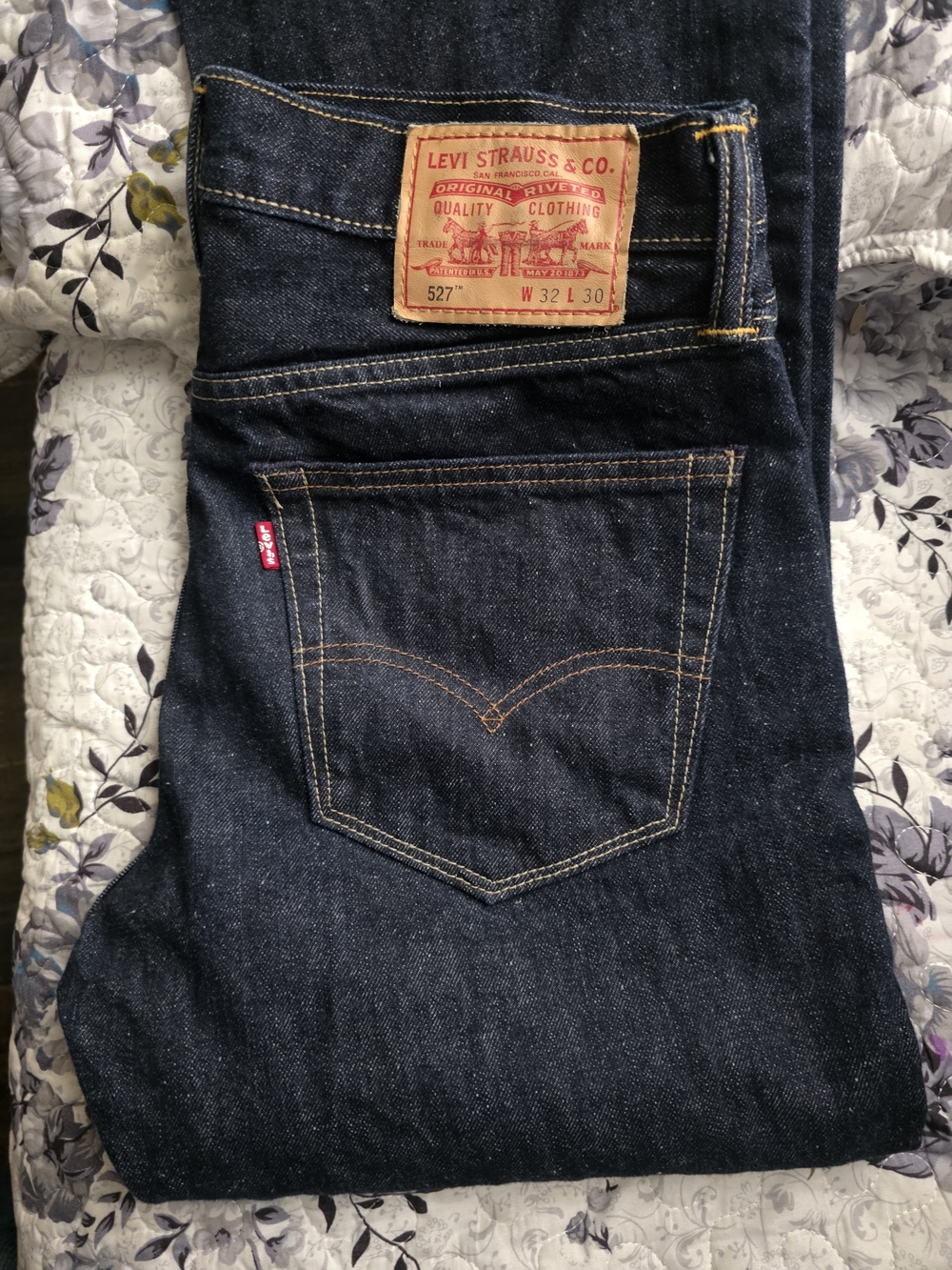 Levi's Men's Slim Straight Jeans in Dark Blue Denim